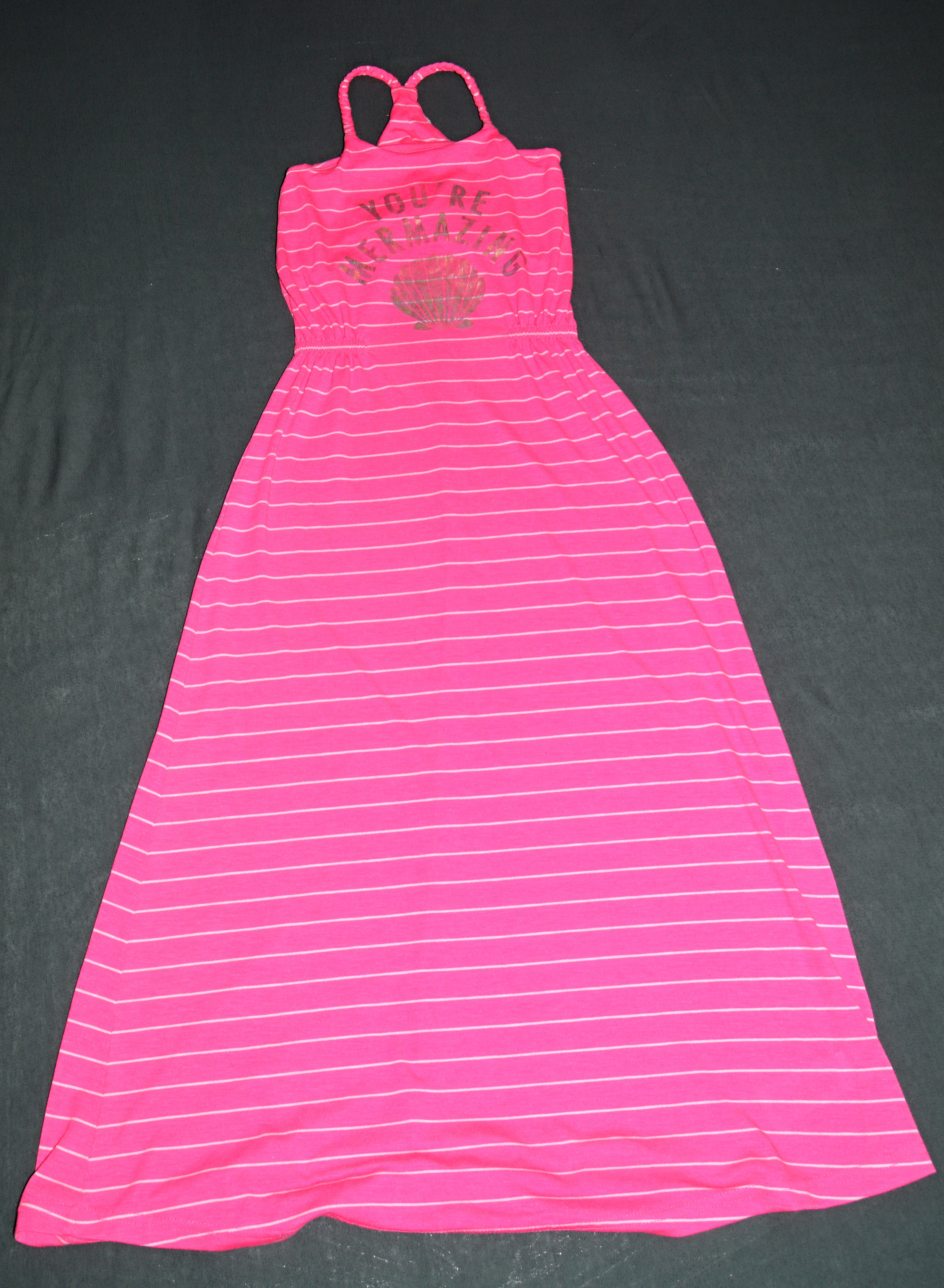Růžové šaty s proužkem 134